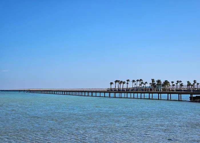 Free - Pool View With Wi-fi, Smart Tv, 3 Pools - Florenza Khamsin Apartment Hurghada
