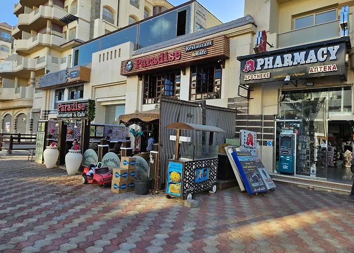 Free - Pool View With Wi-fi, Smart Tv, 3 Pools - Florenza Khamsin Apartment Hurghada